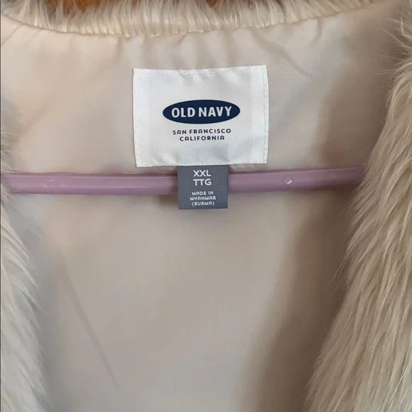 Old Navy Cream Faux Fur Vest - Picture 2 of 3